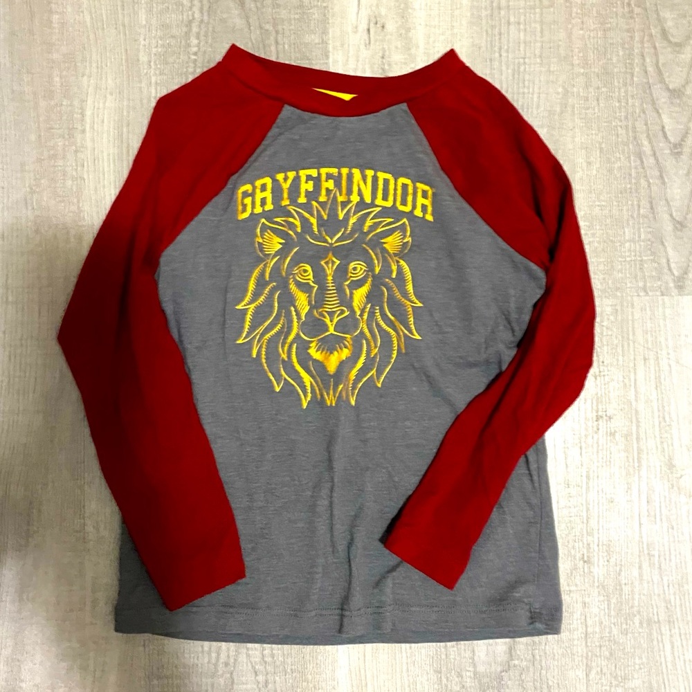 Gryffindor long sleeve t shirt. Harry Potter.